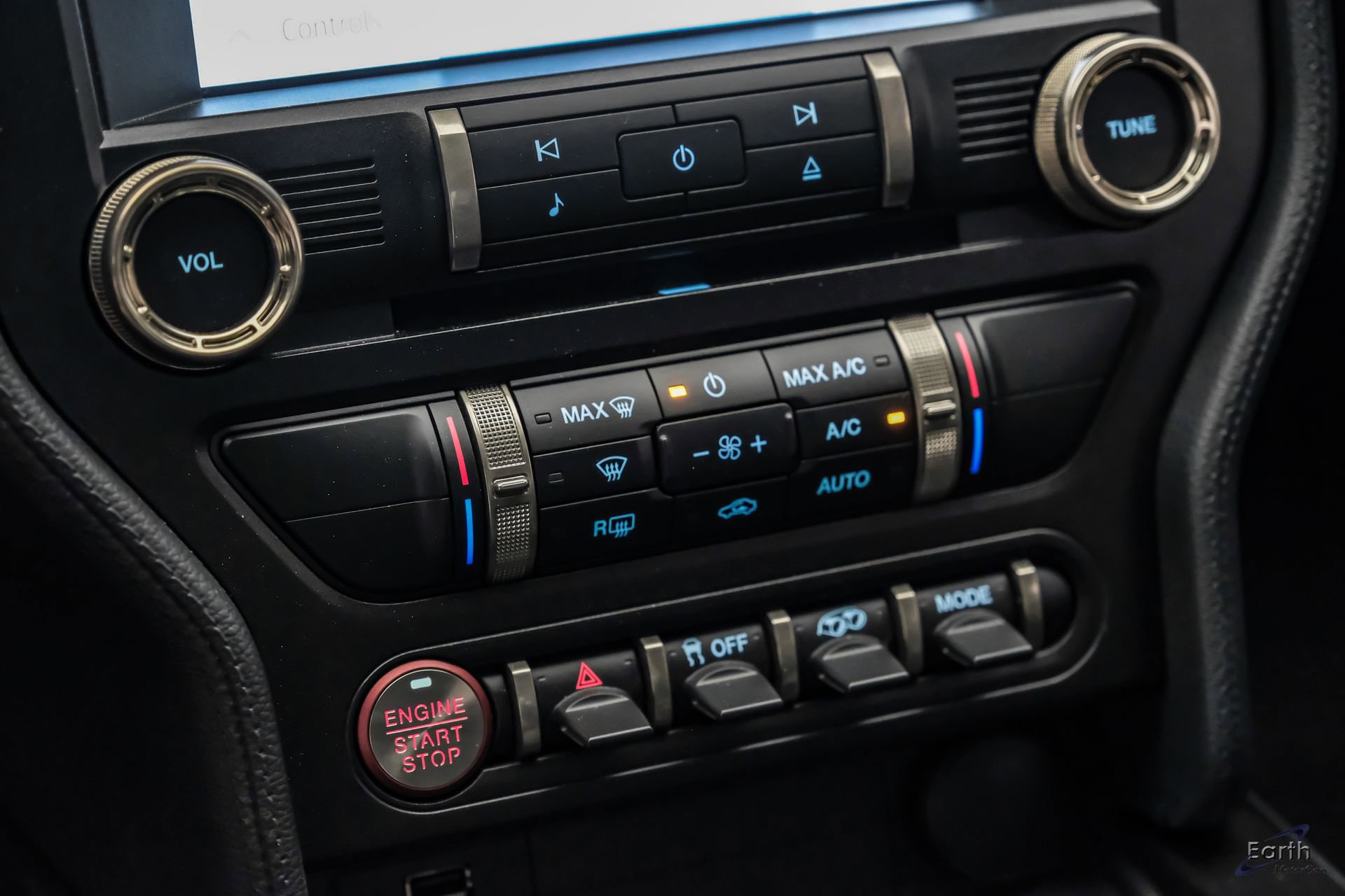 Used 2021 Ford Mustang Shelby GT500 w/ Carbon Fiber Track Pack RWD image 52