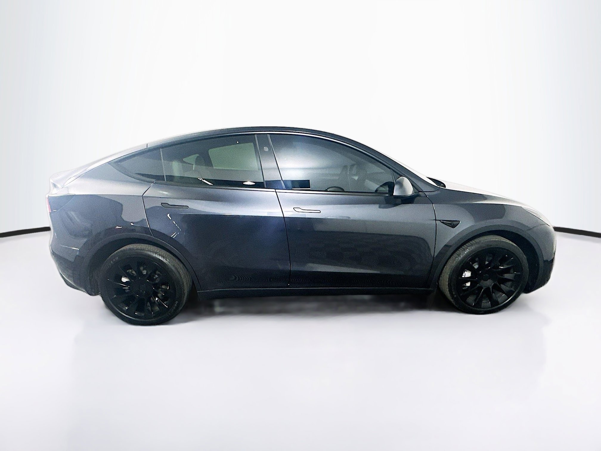 Used 2025 Tesla Model Y Long Range AWD/4WD image 10