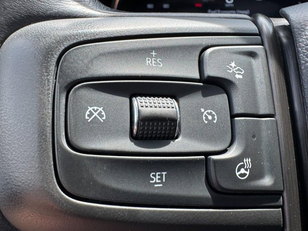 Used 2023 GMC Yukon AT4 w/ AT4 Premium Package AWD/4WD image 19