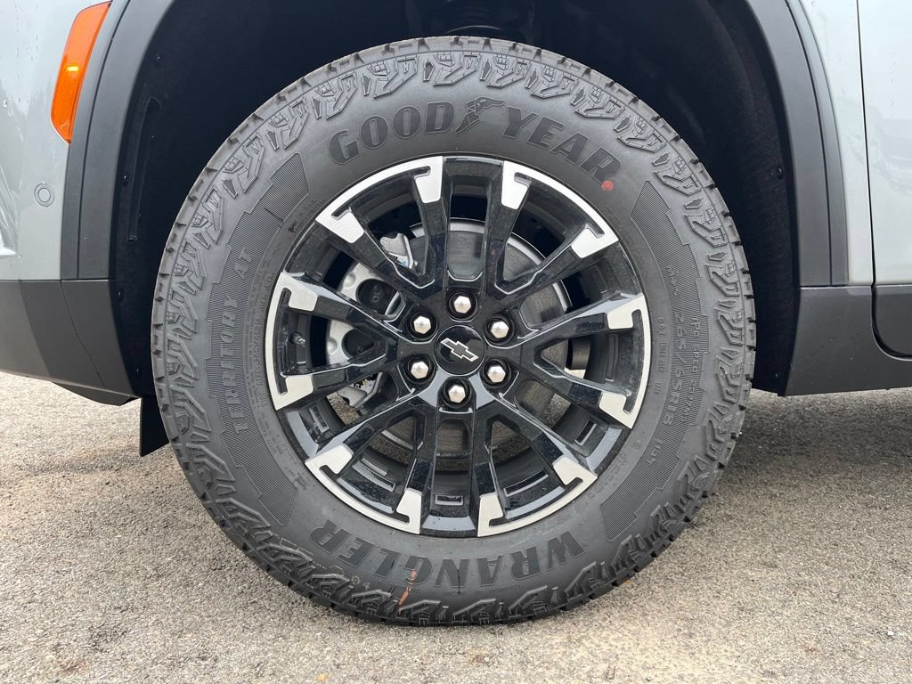 New 2026 Chevrolet Traverse Z71 w/ Enhanced Driving Package AWD/4WD image 12