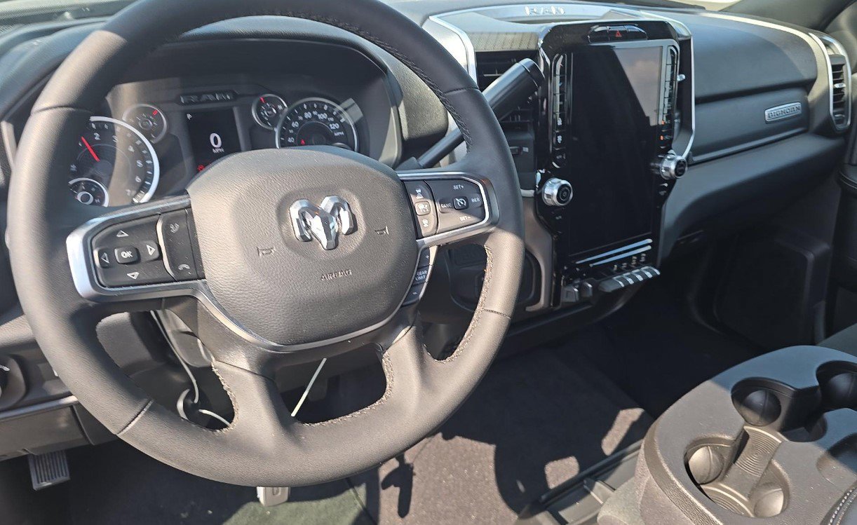 Used 2025 RAM 2500 Big Horn AWD/4WD image 9