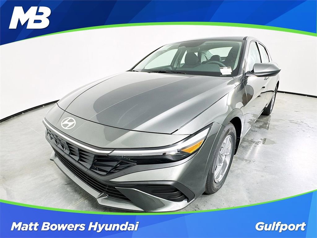 New 2025 Hyundai Elantra SE
