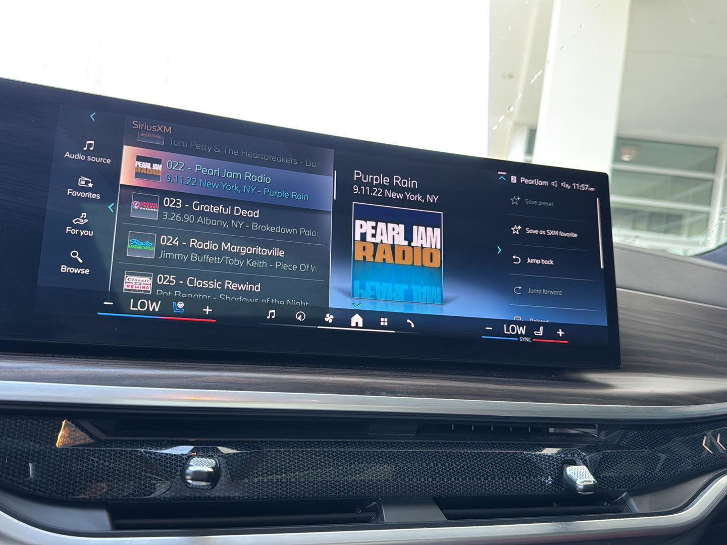 Certified 2024 BMW X7 xDrive40i w/ Executive Package image 22