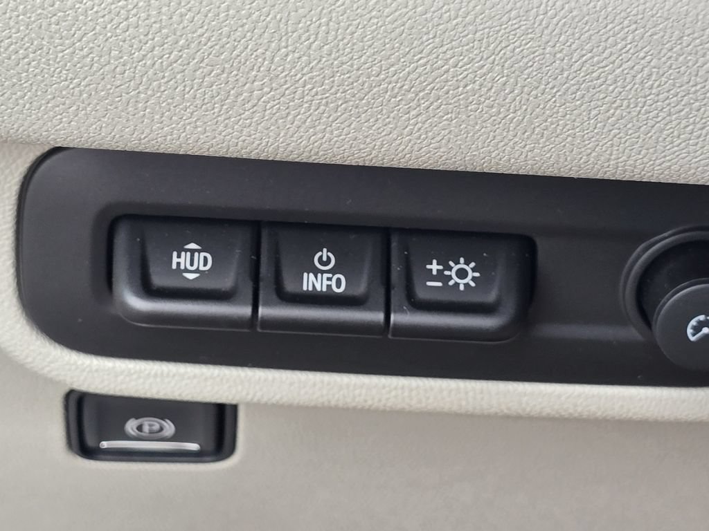 Used 2024 GMC Terrain Denali w/ Denali Premium Package AWD/4WD image 10