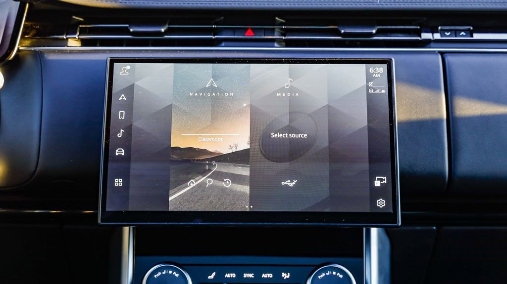 Used 2023 Land Rover Range Rover SE image 17