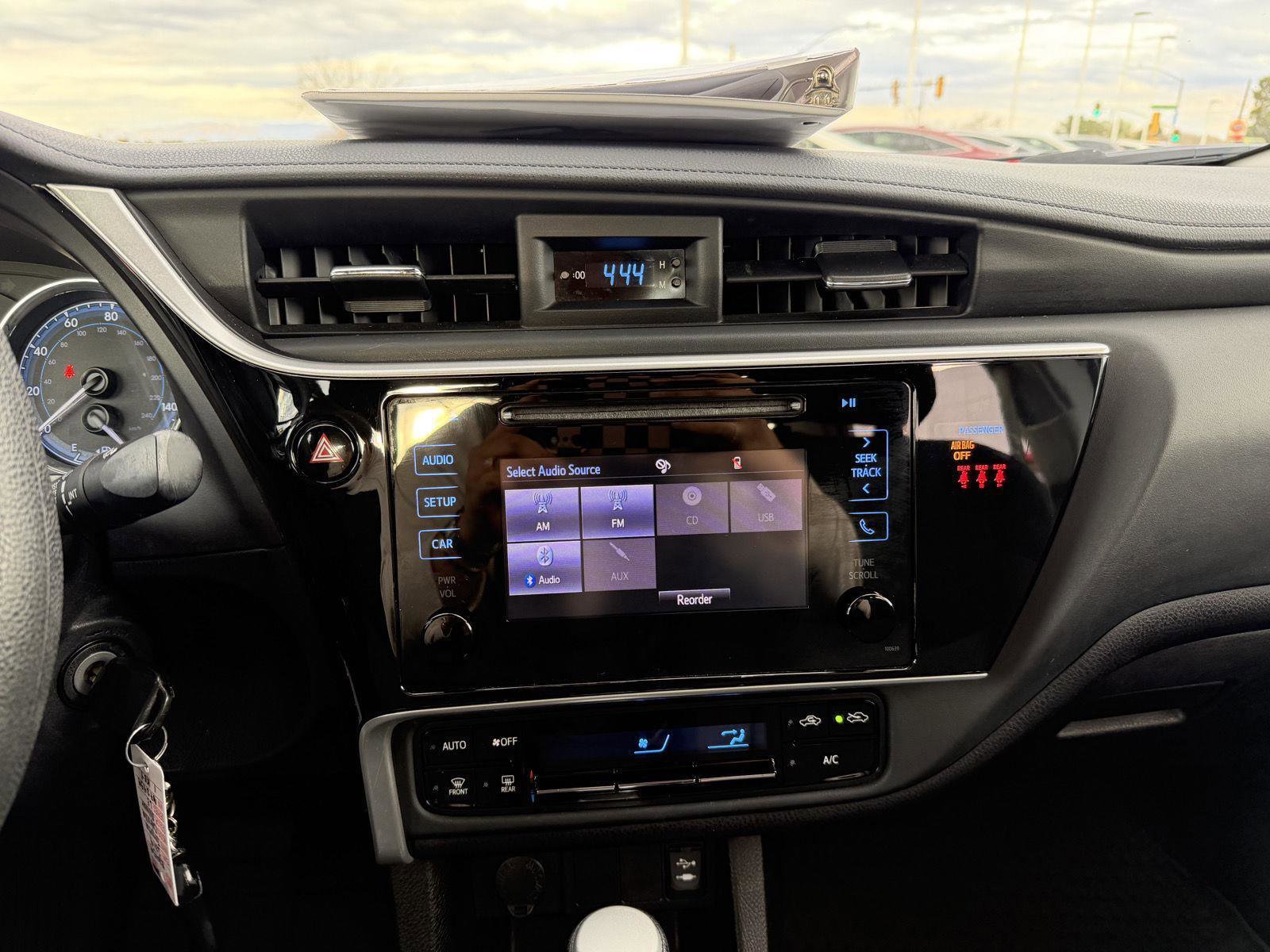 Used 2019 Toyota Corolla LE image 29