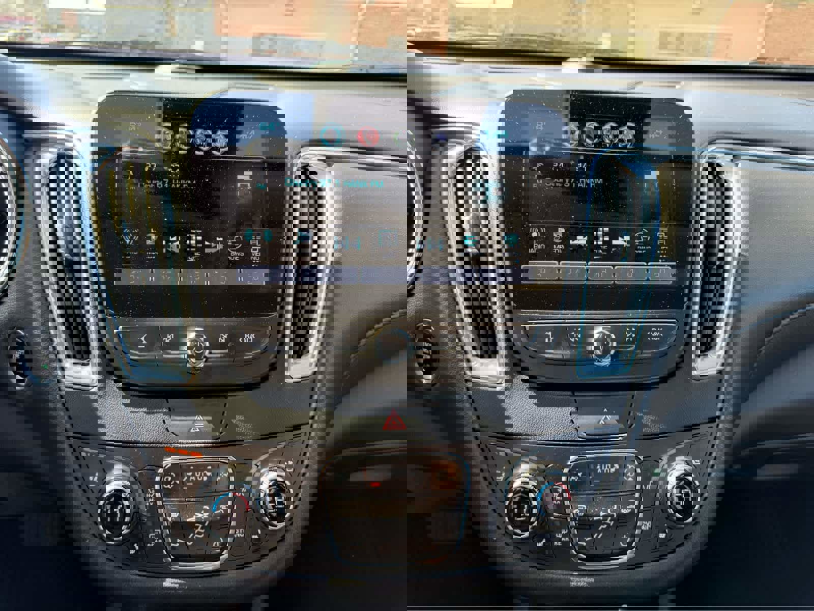 Used 2017 Chevrolet Malibu Premier w/ Premier Sun and Wheel Package image 25