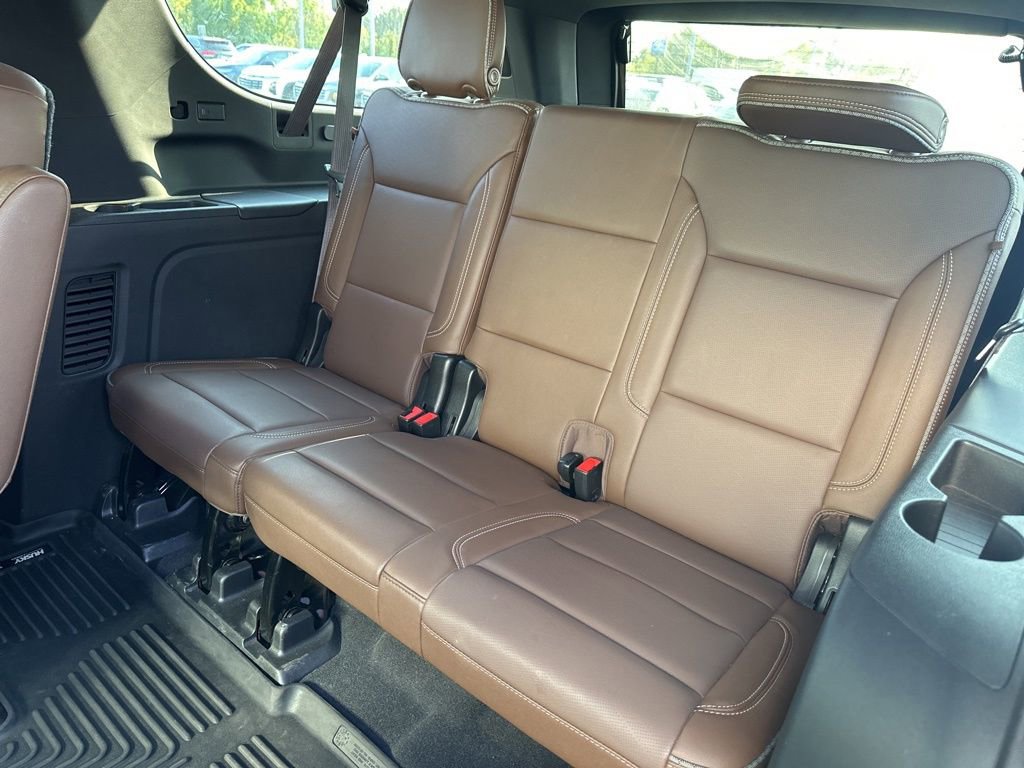 Used 2021 Chevrolet Suburban High Country AWD/4WD image 31