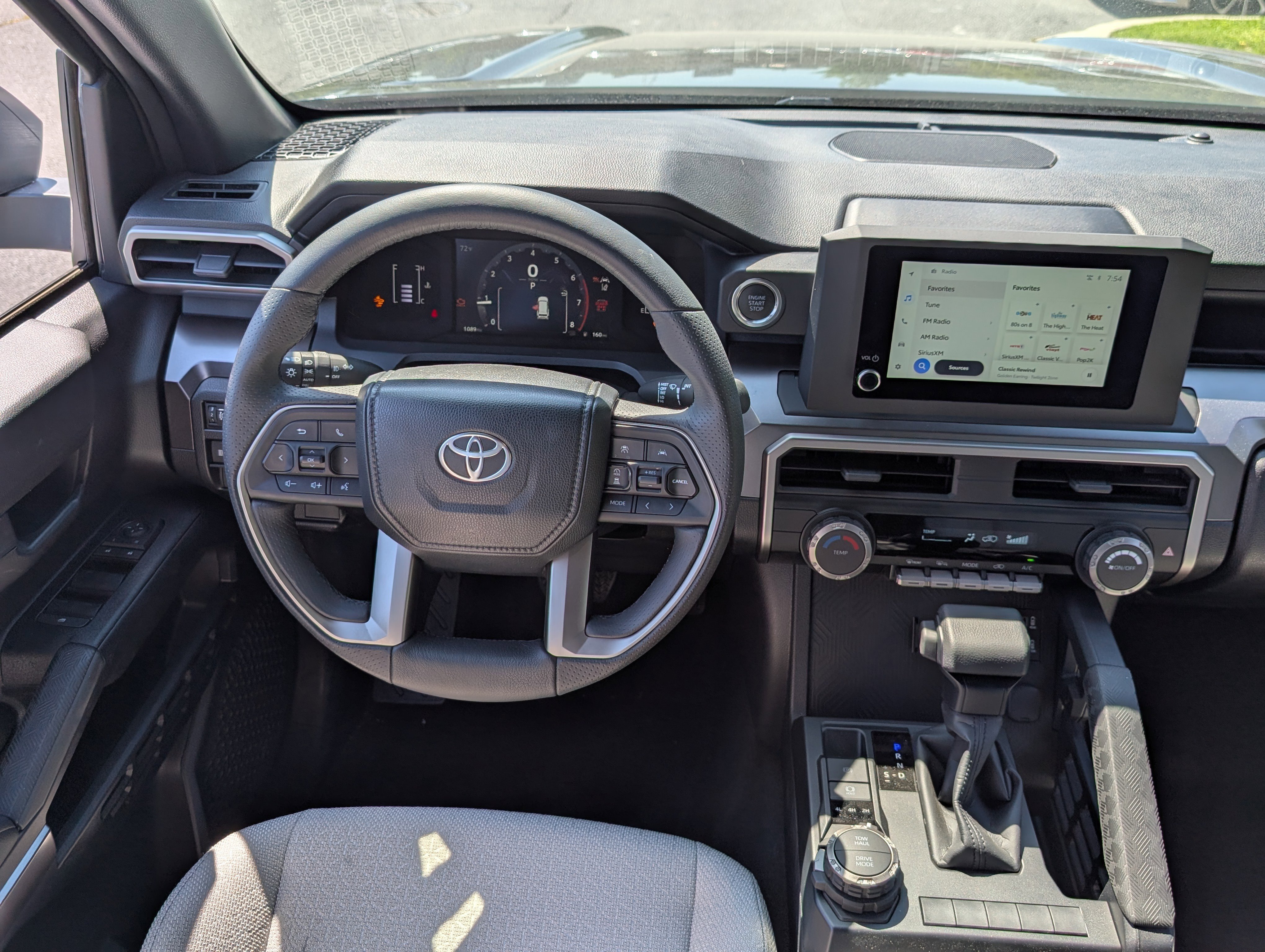 Used 2025 Toyota 4Runner SR5 AWD/4WD image 16