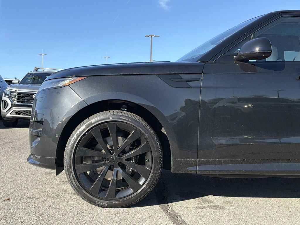 New 2026 Land Rover Range Rover Sport Dynamic SE image 9