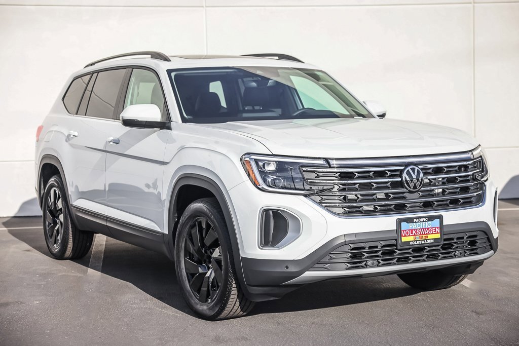 New 2026 Volkswagen Atlas SE image 1