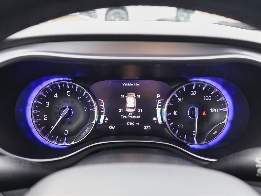 Used 2019 Chrysler Pacifica Touring-L Plus w/ S Appearance Package image 27