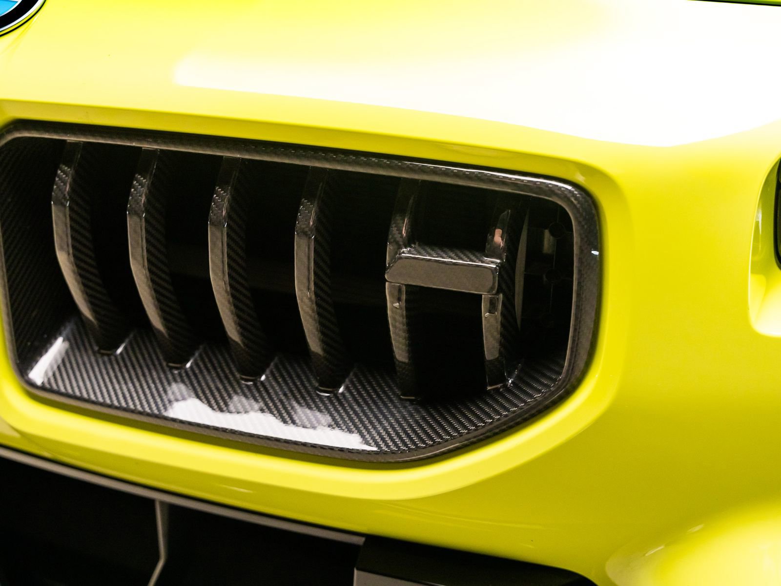 Used 2025 BMW M2 w/ Lighting Package image 19