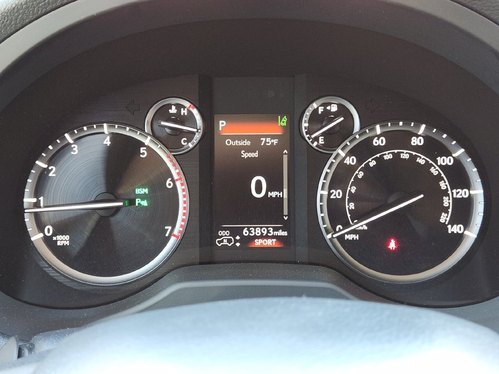 Used 2022 Lexus GX 460 Luxury w/ Off Road Package AWD/4WD image 18