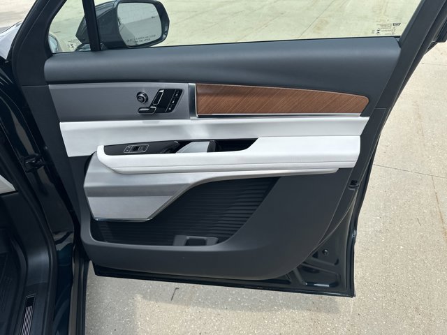 New 2026 Cadillac Vistiq Luxury w/ LPO, Floor Liner Package image 37
