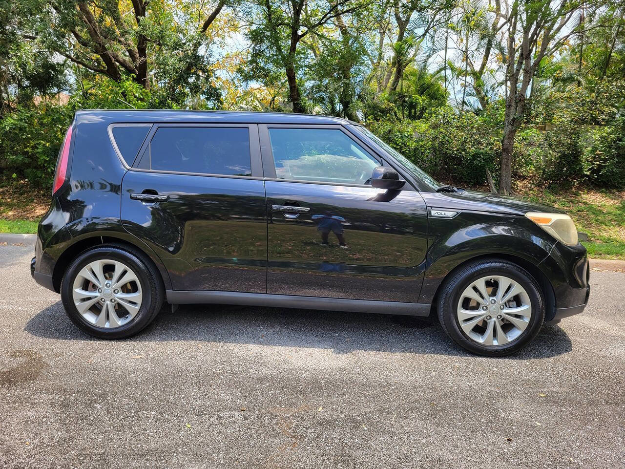Used 2016 Kia Soul + FWD image 8