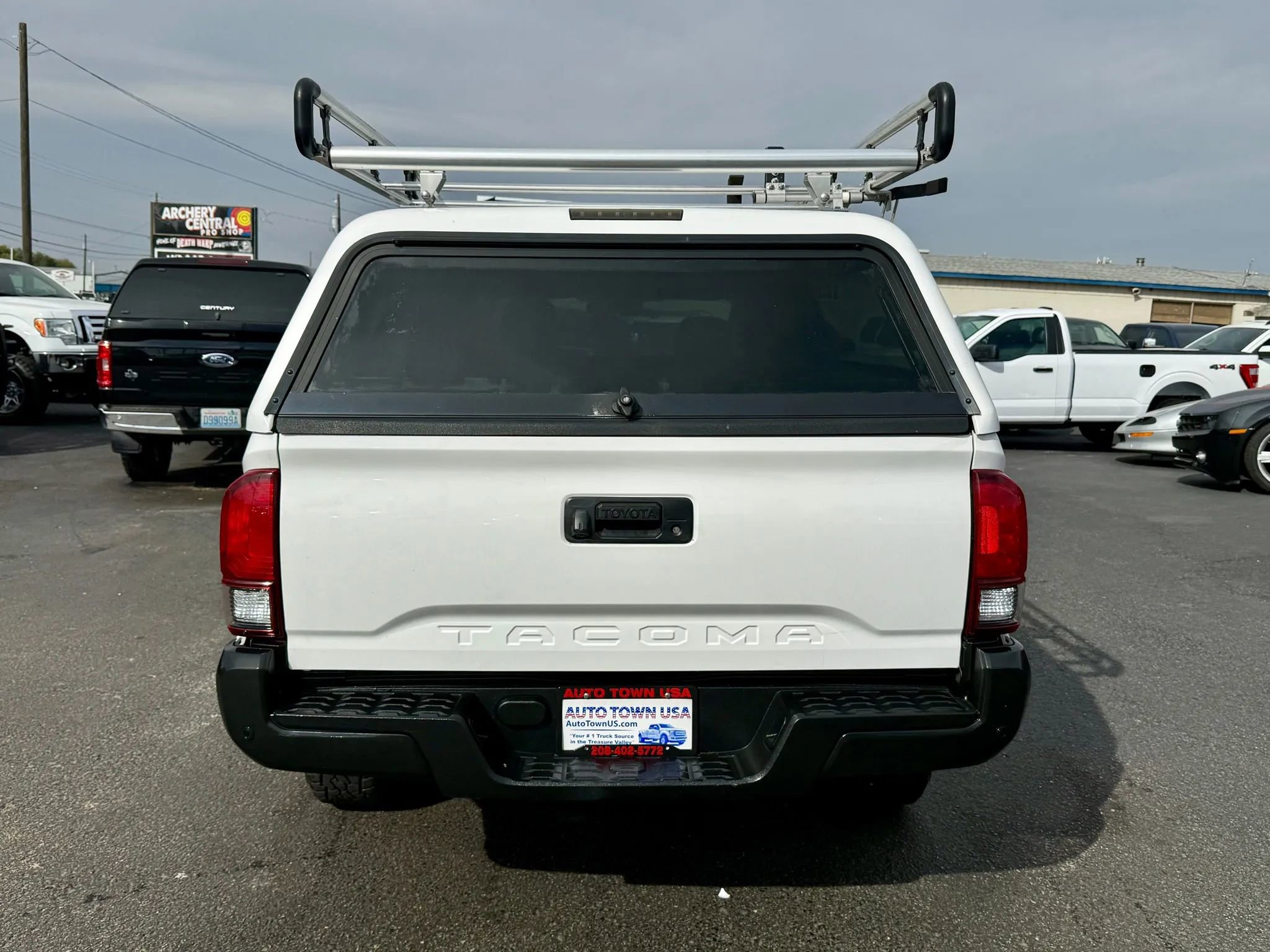 Used 2019 Toyota Tacoma 2WD Access Cab image 4