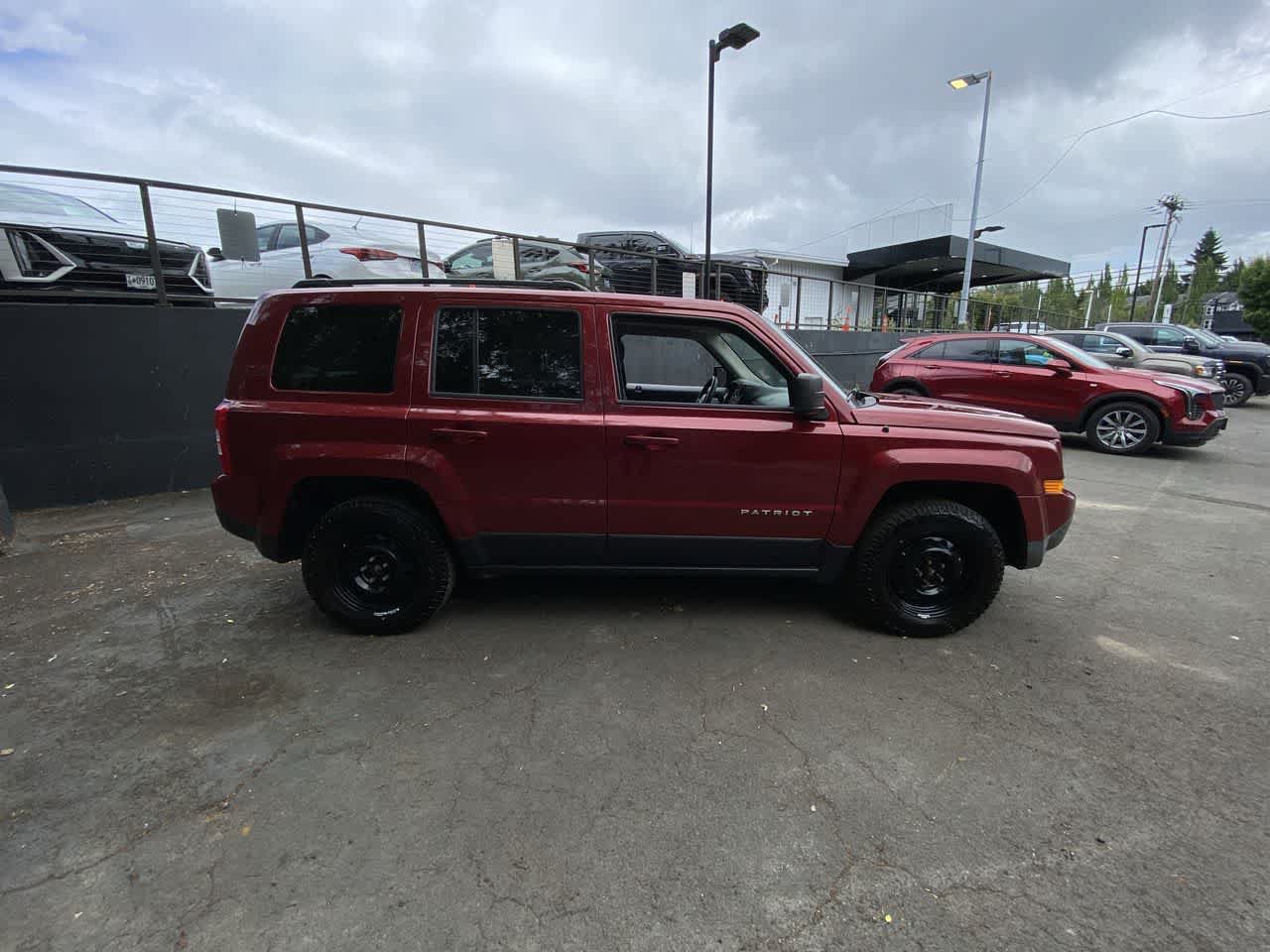 Used 2015 Jeep Patriot Sport w/ Power Value Group AWD/4WD image 7