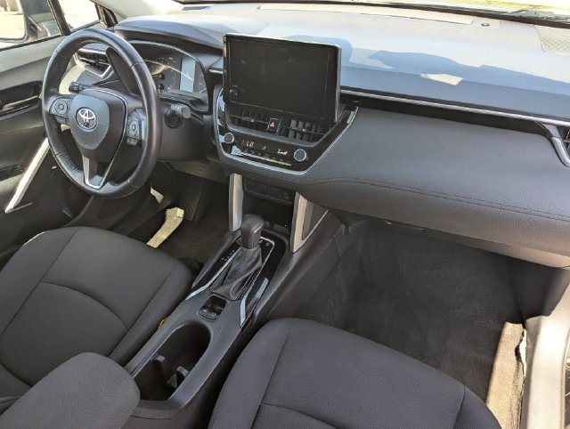Used 2024 Toyota Corolla Cross LE FWD image 11