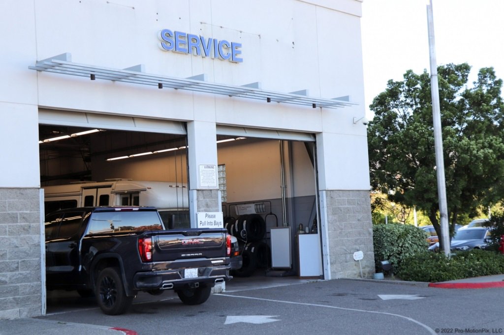 Used 2026 GMC Sierra 1500 SLE image 42