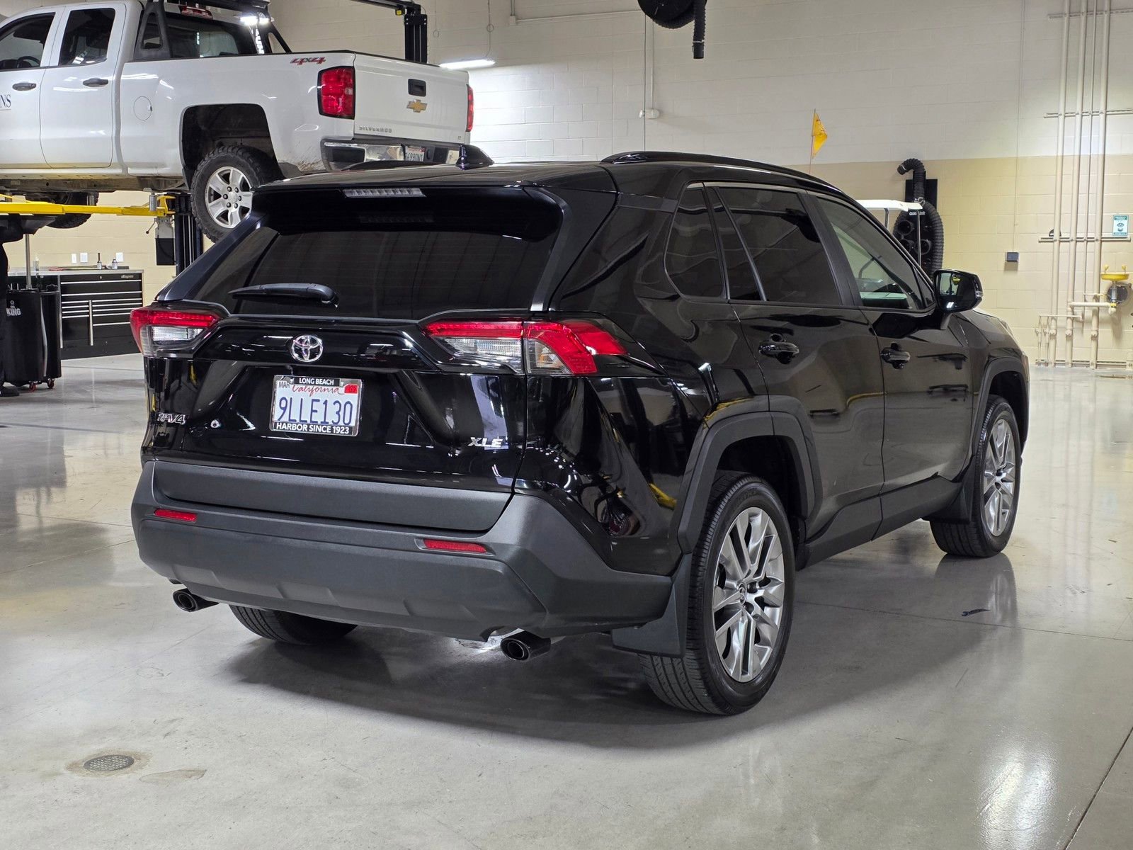 Used 2024 Toyota RAV4 XLE Premium w/ Weather Package FWD image 7