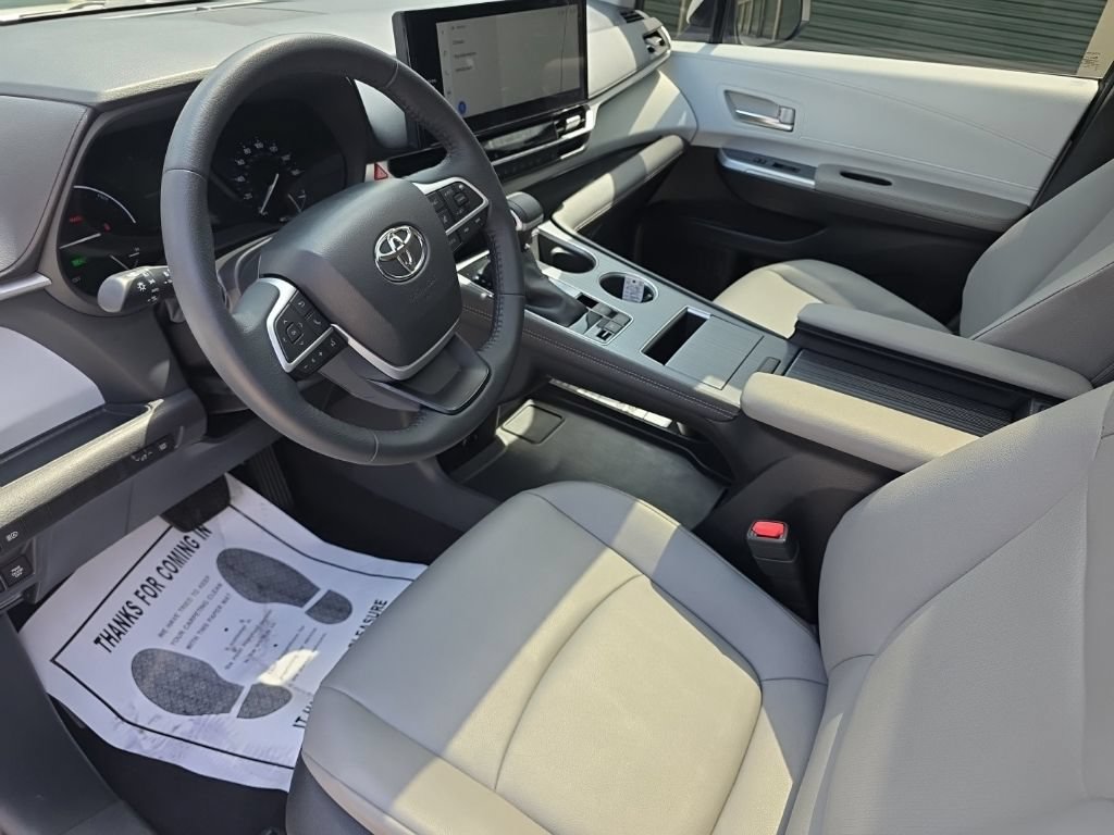 Certified 2025 Toyota Sienna XLE AWD/4WD image 10
