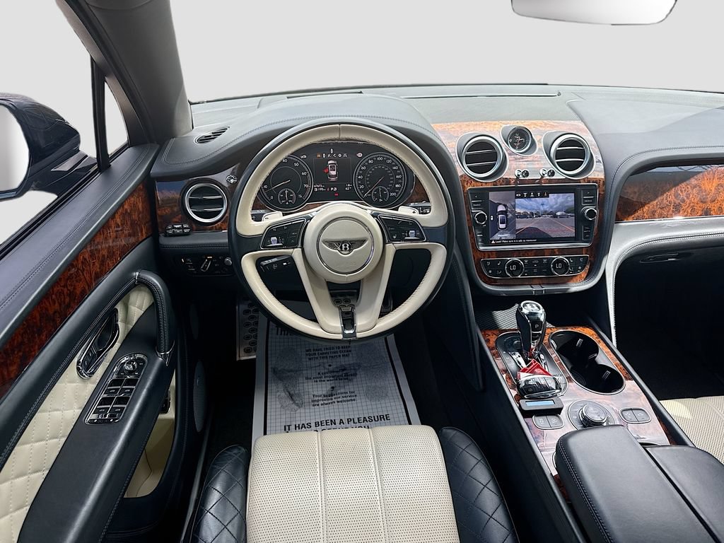 Used 2018 Bentley Bentayga AWD/4WD image 24