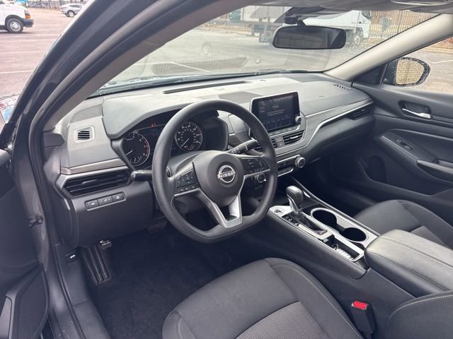 Used 2024 Nissan Altima 2.5 SV image 9