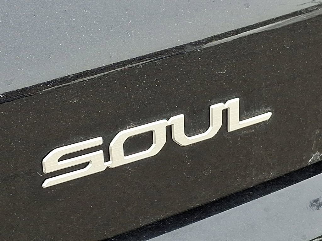 Used 2023 Kia Soul GT-Line image 32