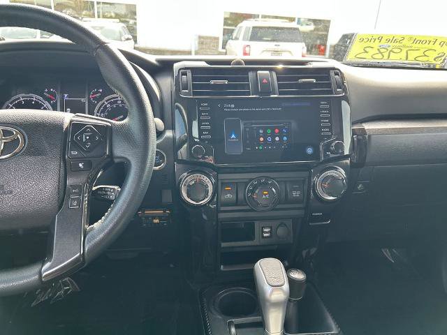 Used 2022 Toyota 4Runner TRD Off-Road AWD/4WD image 26
