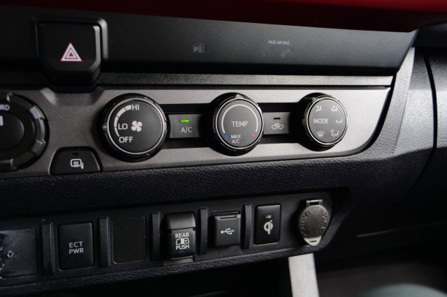 Used 2020 Toyota Tacoma TRD Sport image 15