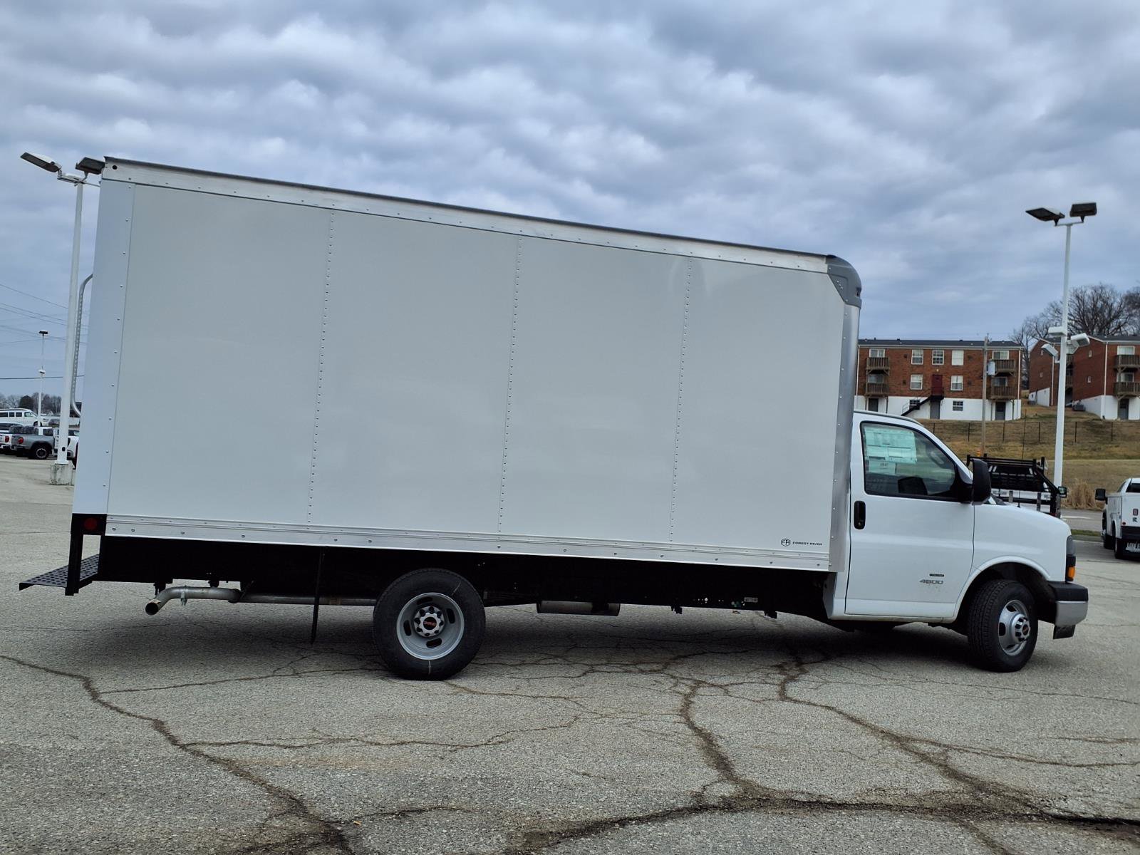 New 2026 GMC Savana 4500 w/ Power Convenience Package RWD image 20