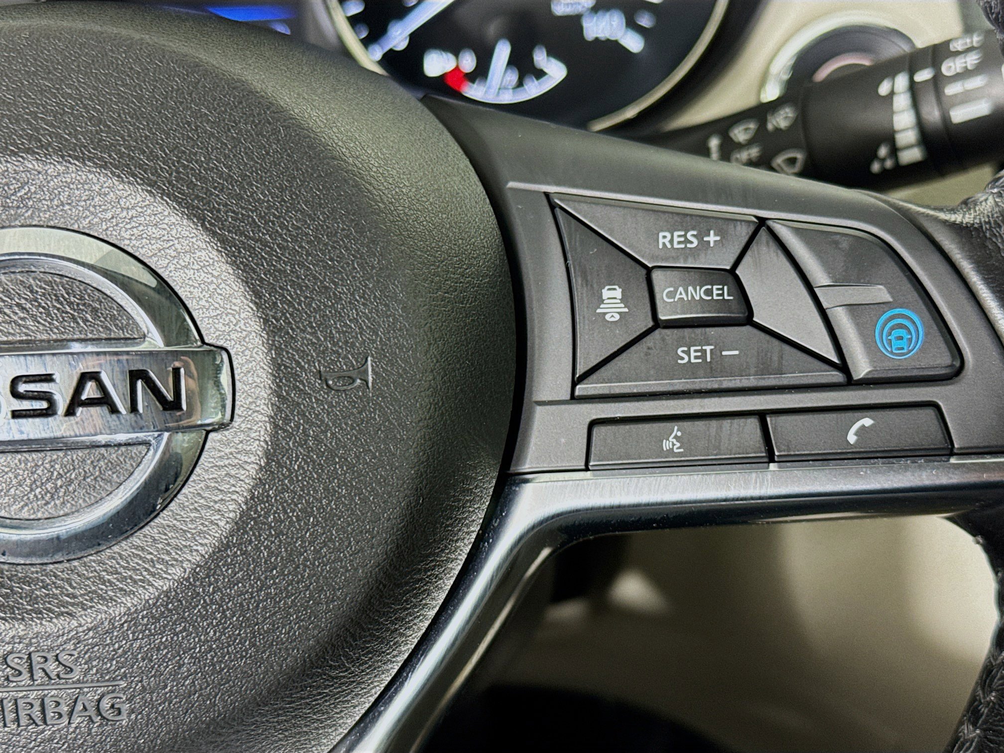 Used 2019 Nissan Rogue Sport SL w/ Premium Package image 14