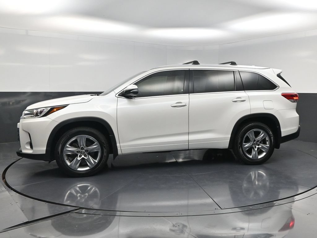 Used 2019 Toyota Highlander Limited FWD image 3