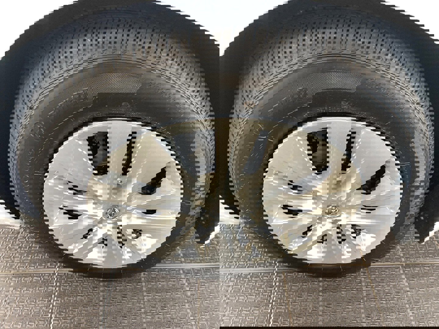 Used 2024 Nissan Sentra S image 5