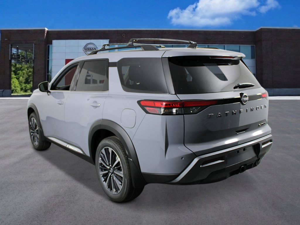 New 2026 Nissan Pathfinder Platinum FWD image 3