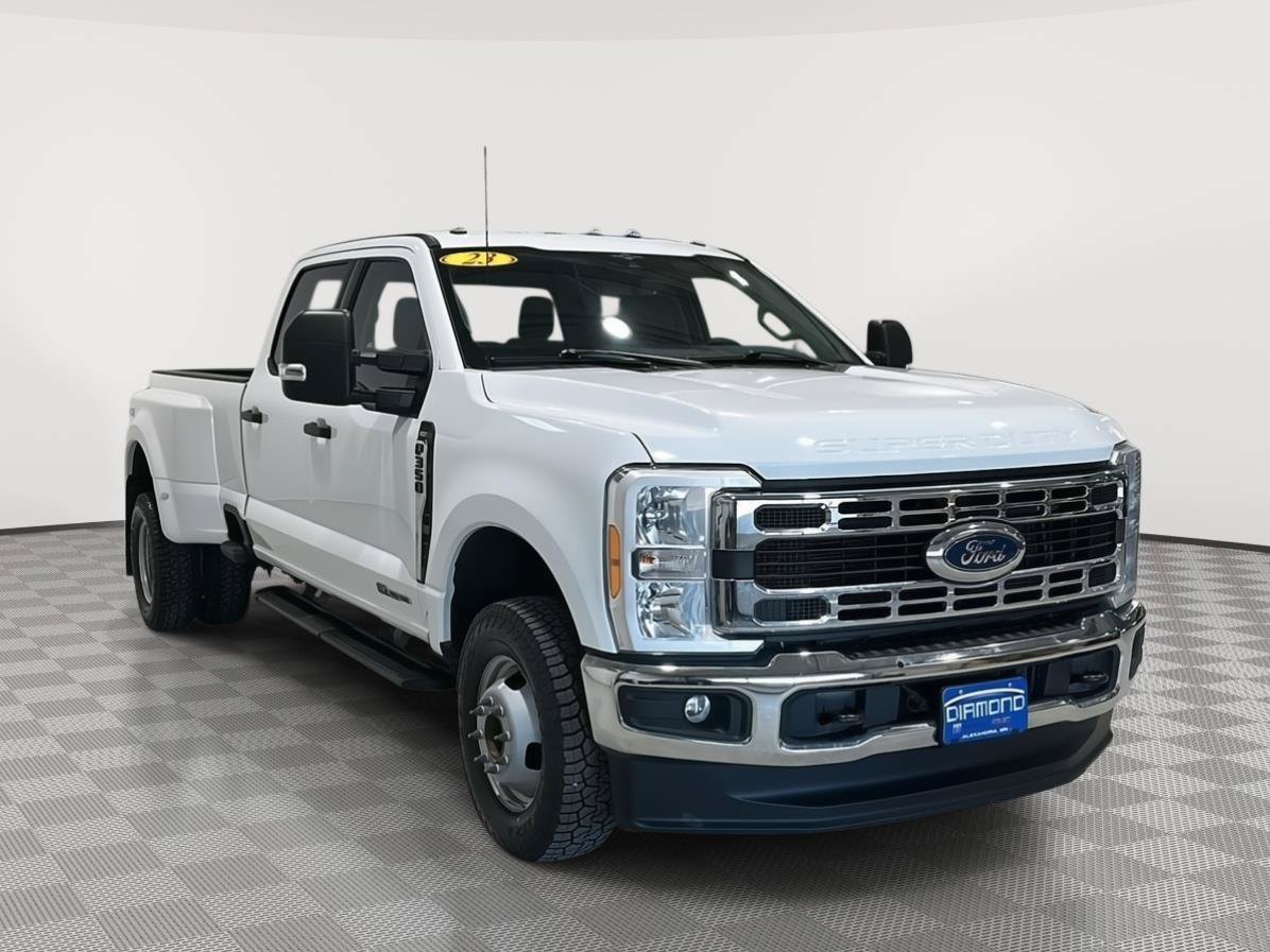 Used 2023 Ford F350 4x4 Crew Cab DRW Super Duty image 7
