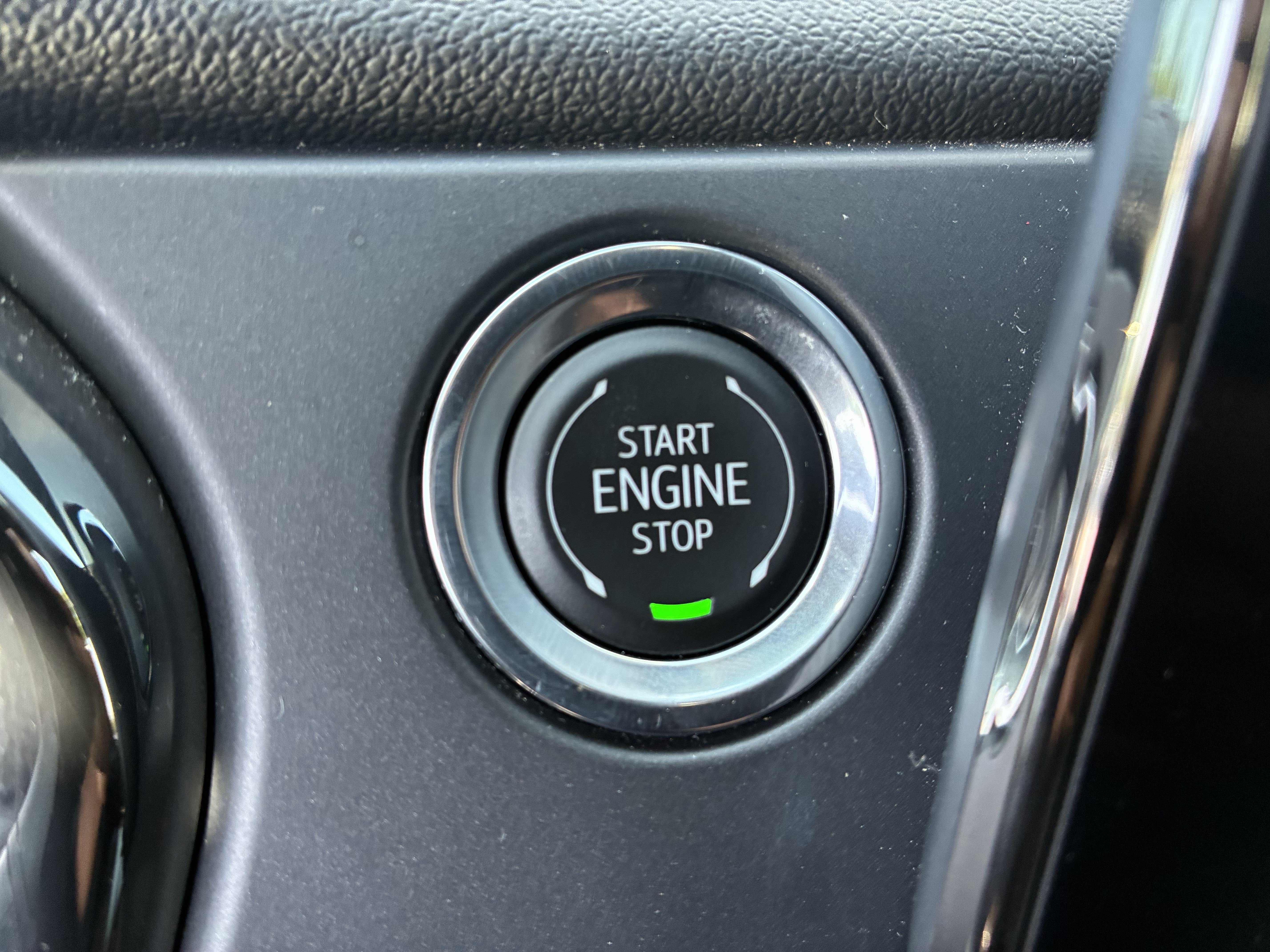 Used 2025 Chevrolet Blazer RS FWD image 32