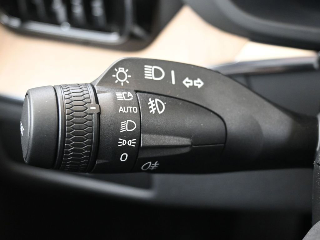 New 2026 Volvo XC60 B5 Plus w/ Protection Package Premier image 28