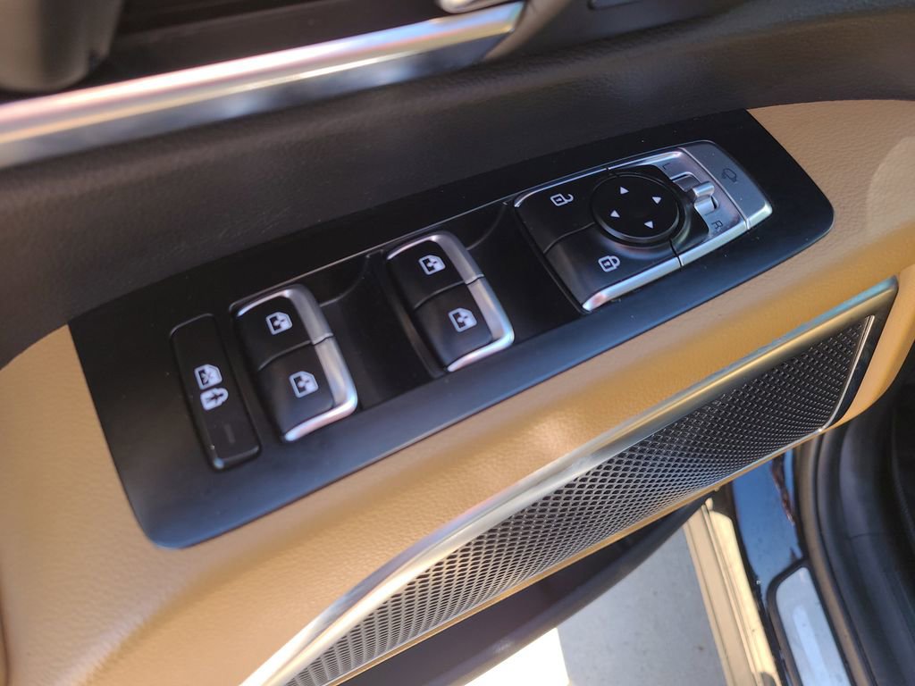 Used 2022 Kia Telluride SX w/ Nightfall Edition Package image 19