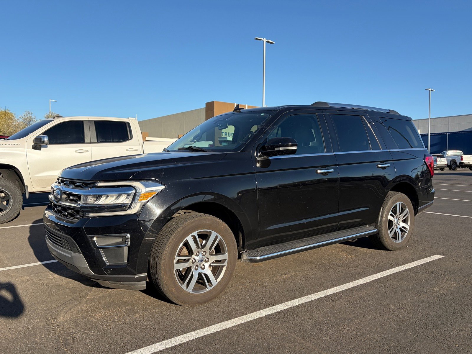 Used 2022 Ford Expedition Limited image 5