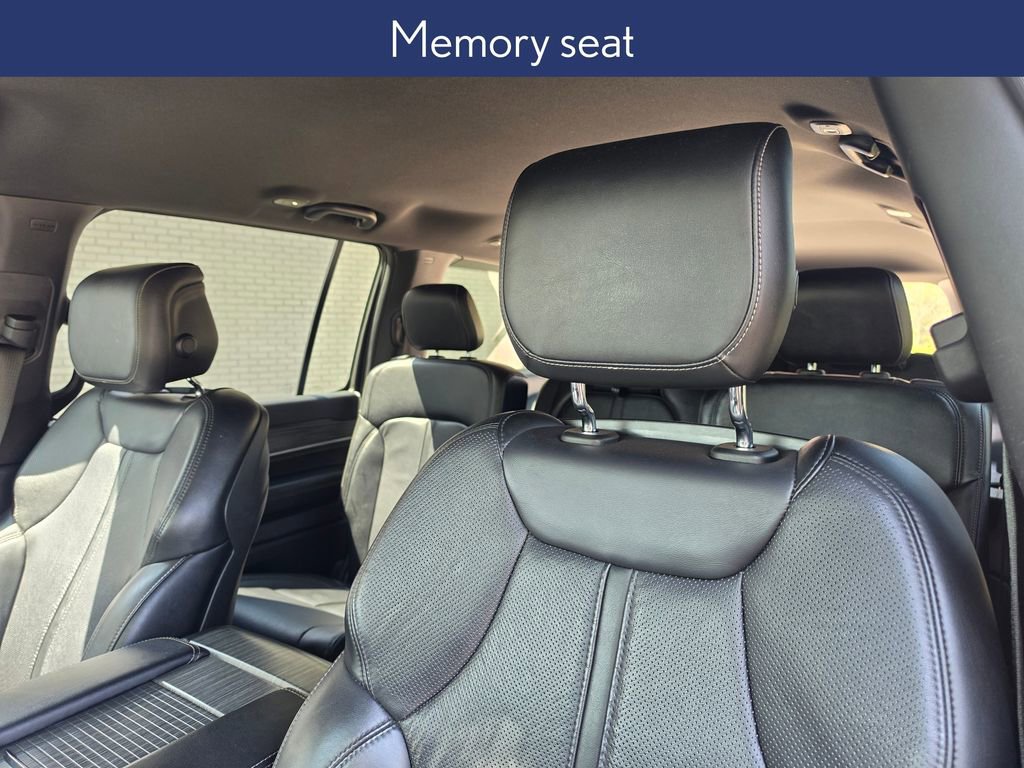 Used 2024 Jeep Wagoneer L Series II image 8