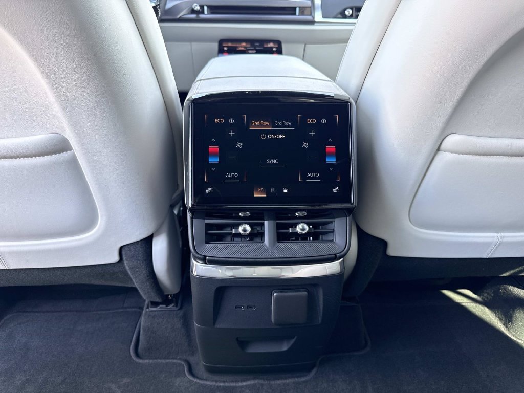 New 2027 Cadillac Vistiq Sport AWD/4WD image 16