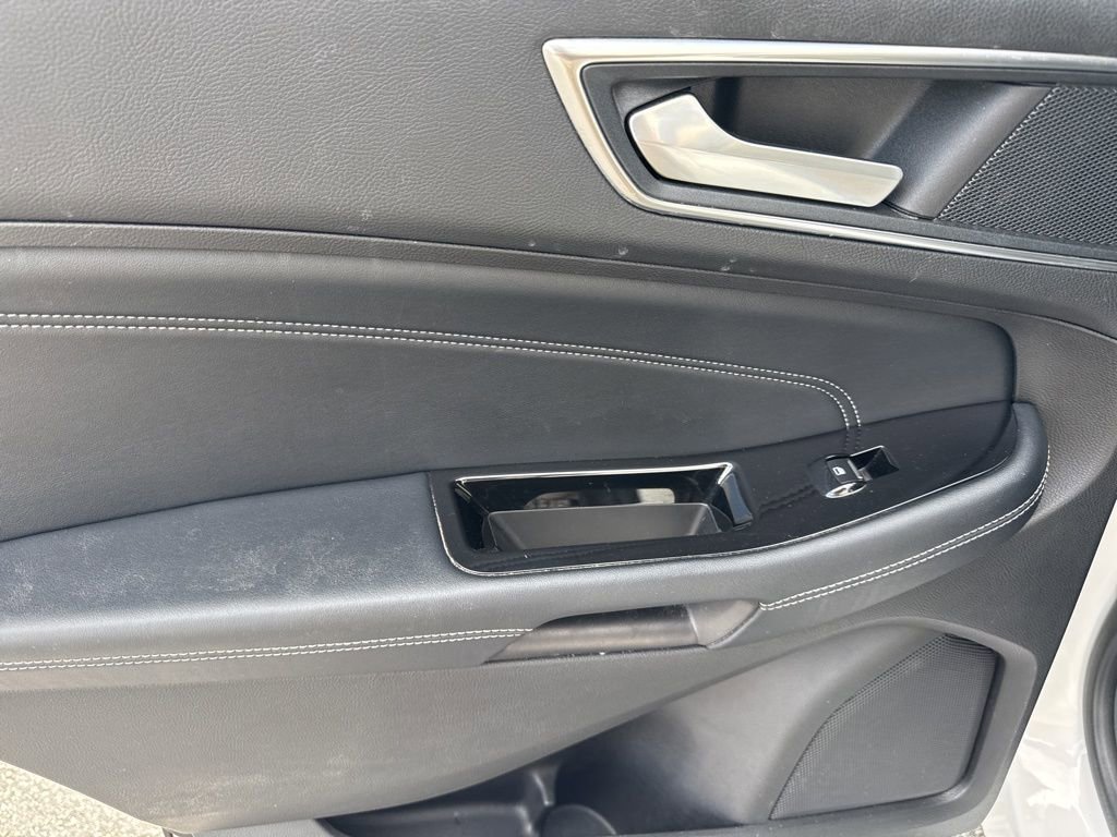 Used 2018 Ford Edge Titanium w/ Equipment Group 302A image 11