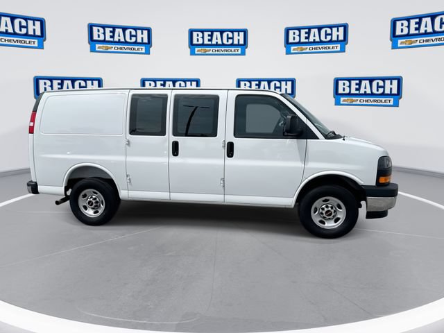 Used 2025 GMC Savana 2500 w/ Driver Convenience Package RWD image 2