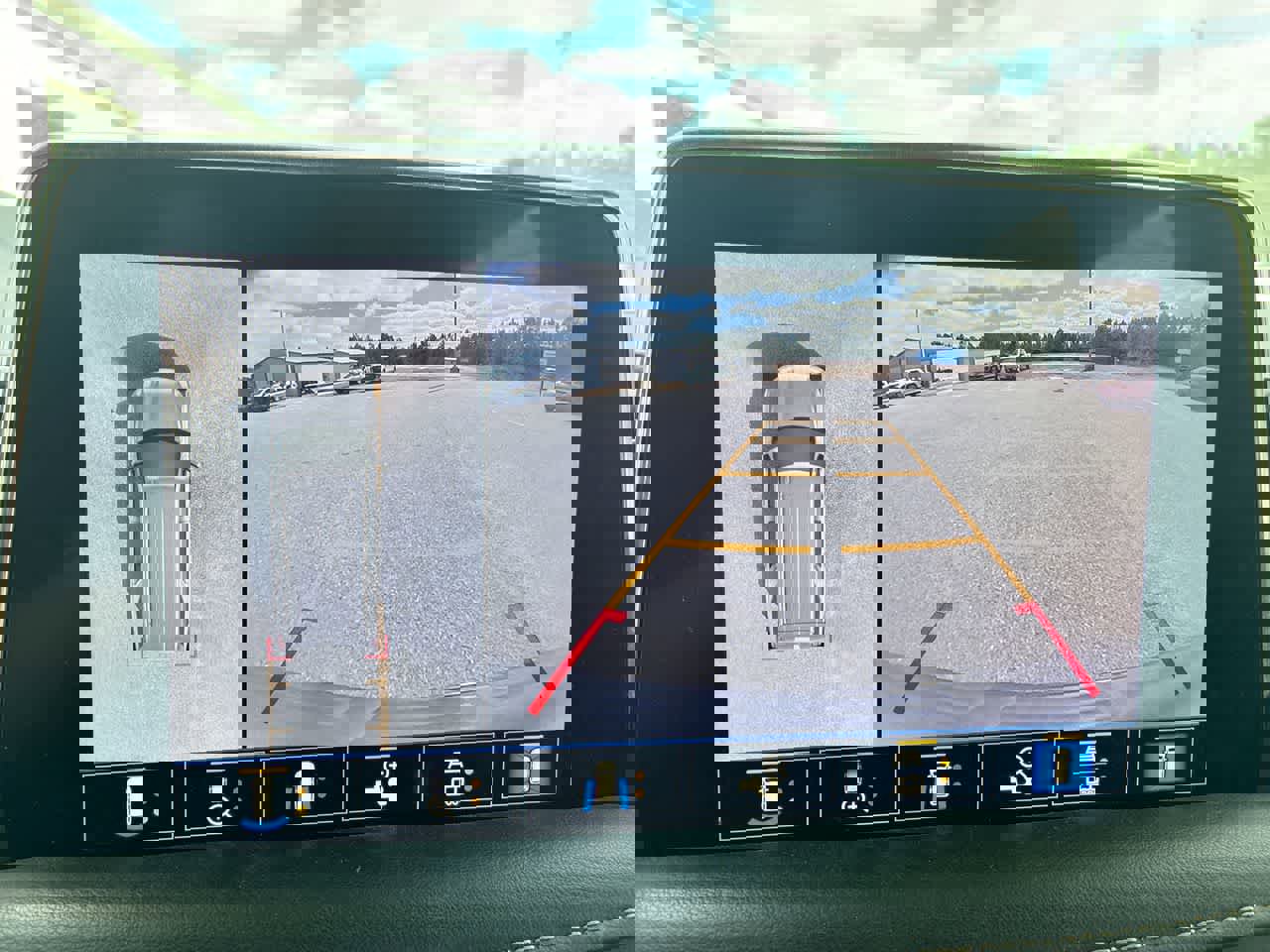 Used 2021 Chevrolet Tahoe Premier w/ Premium Package image 15