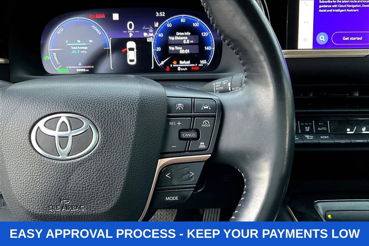 Used 2024 Toyota Crown Limited w/ Carpet Mat Package (TMS) image 15