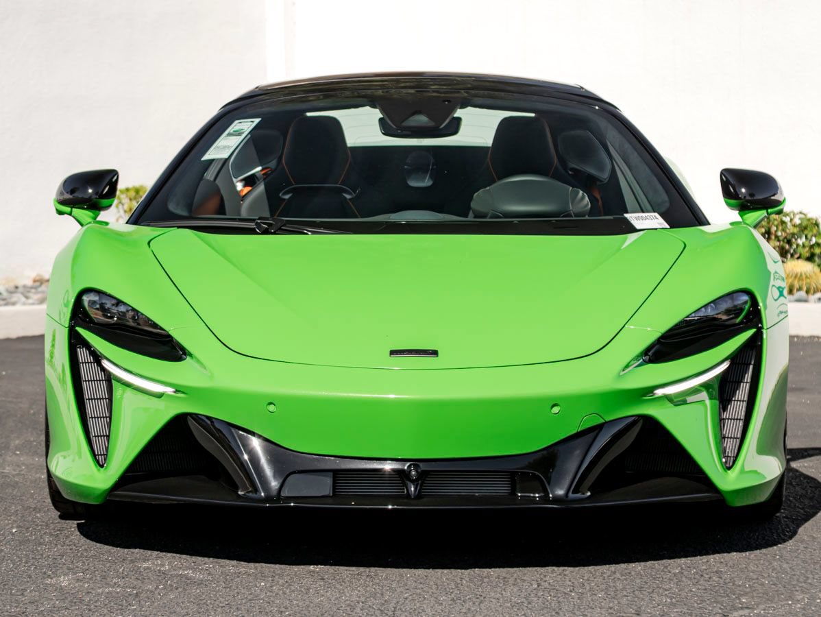 Used 2026 McLaren Artura Spider RWD image 4