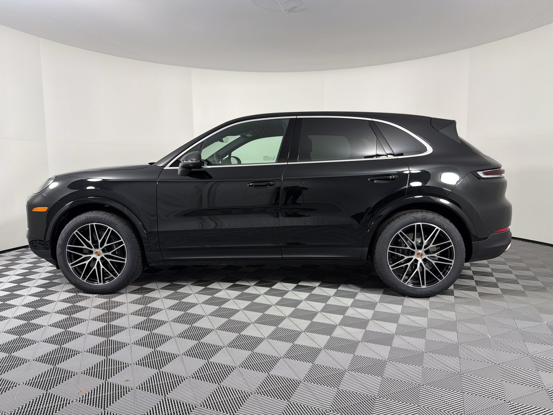 New 2026 Porsche Cayenne AWD/4WD image 2