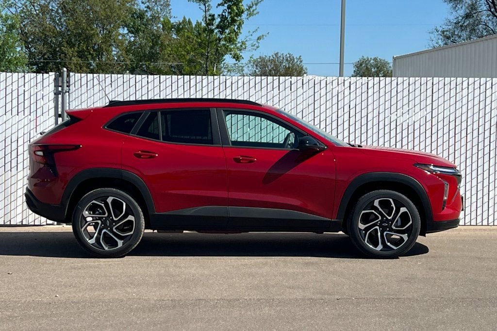 New 2026 Chevrolet Trax RS w/ Driver Confidence Package FWD image 3